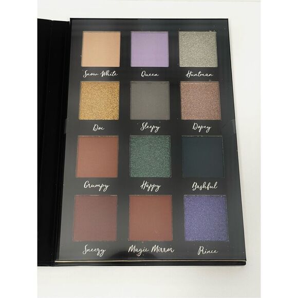 Disney Snow White and the Seven Dwarfs Eyeshadow Palette Mirror Taste Beauty New - Picture 3 of 4